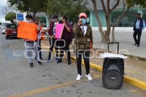 TEHUACÁN . MANIFESTACIÓN