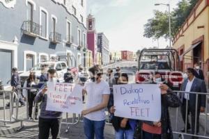 MANIFESTACIÓN . FEET