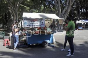 PASEO BRAVO . VENDEDORES AMBULANTES