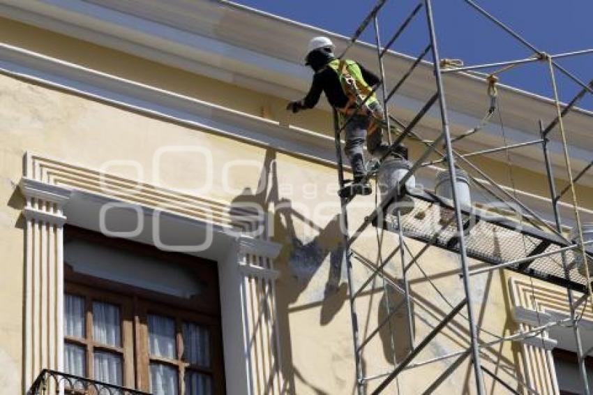 REHABILITACIÓN EDIFICIO CAROLINO