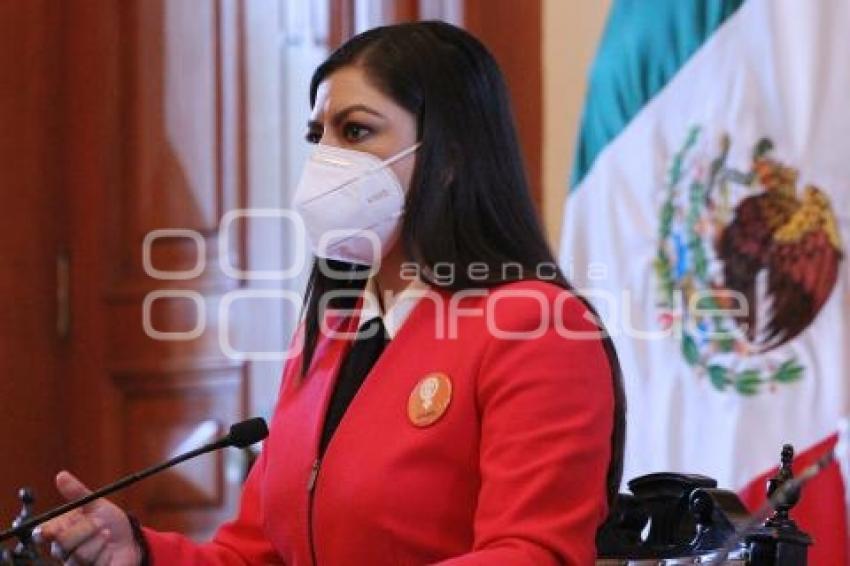 CLAUDIA RIVERA