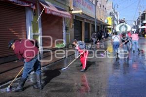 LIMPIEZA MERCADO 5 DE MAYO