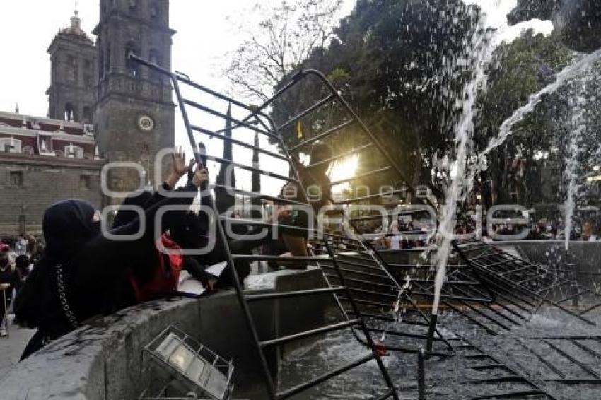 DÍA DE LA MUJER . PROTESTA