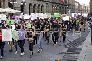 DÍA DE LA MUJER . PROTESTA