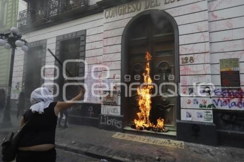 DÍA DE LA MUJER . PROTESTA