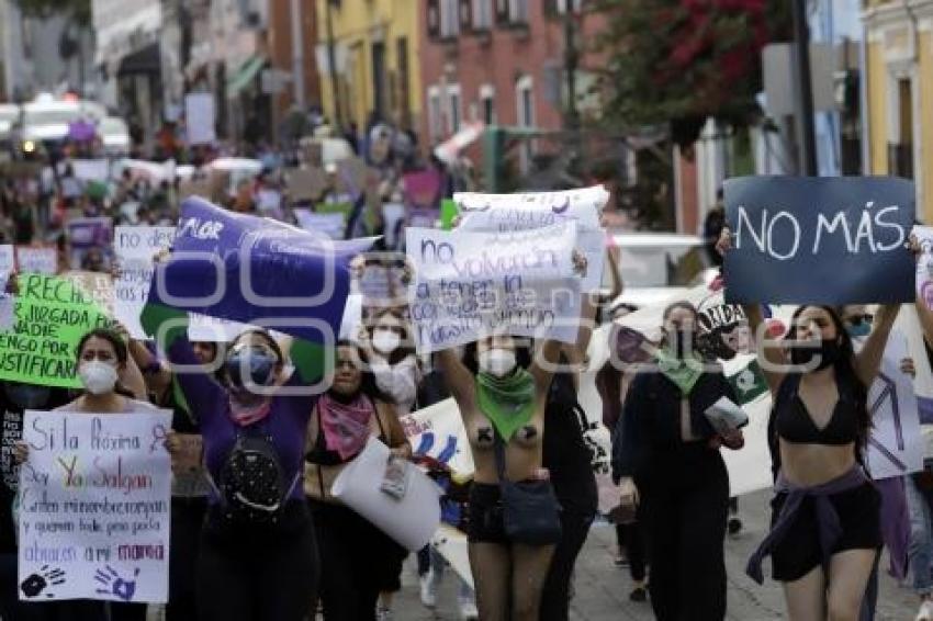 DÍA DE LA MUJER . MANIFESTACIÓN