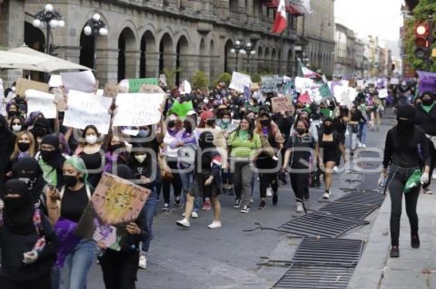 DÍA DE LA MUJER . PROTESTA