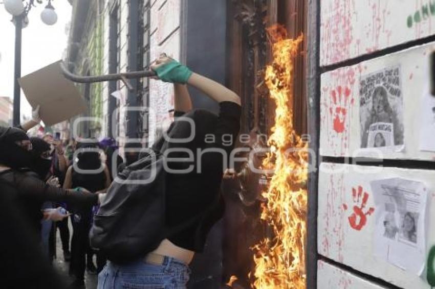 DÍA DE LA MUJER . PROTESTA