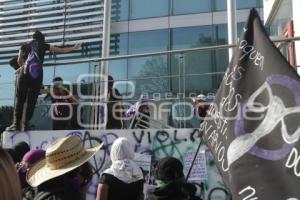 DÍA DE LA MUJER . PROTESTA . FISCALÍA