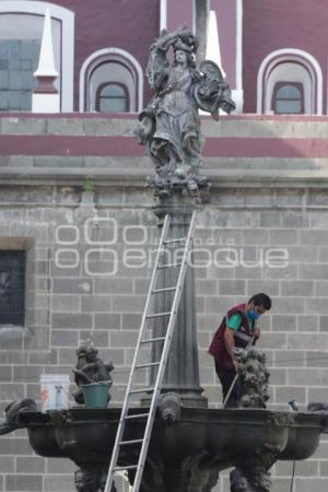 ZÓCALO . LIMPIEZA FUENTE