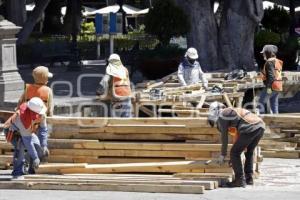 ZÓCALO . TRABAJADORES