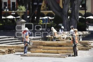 ZÓCALO . TRABAJADORES