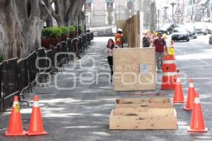 ZÓCALO . TRABAJADORES