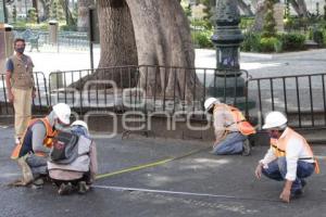 ZÓCALO . TRABAJADORES