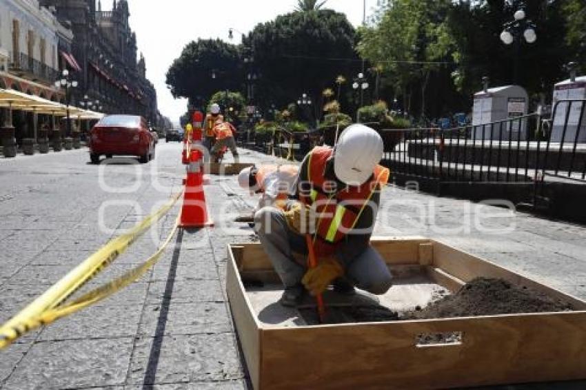 ZÓCALO . TRABAJADORES