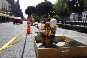 ZÓCALO . TRABAJADORES