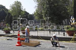 ZÓCALO . TRABAJADORES