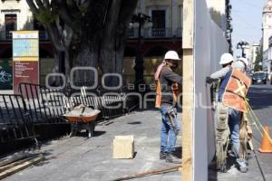 ZÓCALO . TRABAJADORES