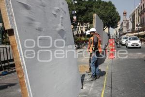 ZÓCALO . TRABAJADORES