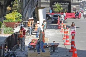 ZÓCALO . TRABAJADORES