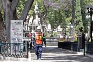 ZÓCALO . TRABAJADORES