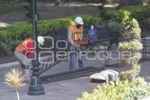 ZÓCALO . TRABAJADORES