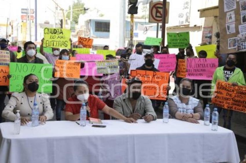 MANIFESTACIÓN . MERCADO AMALUCAN