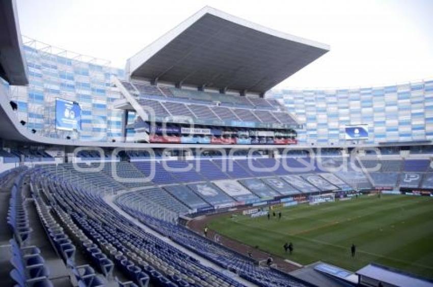 FÚTBOL . ESTADIO CUAUHTÉMOC