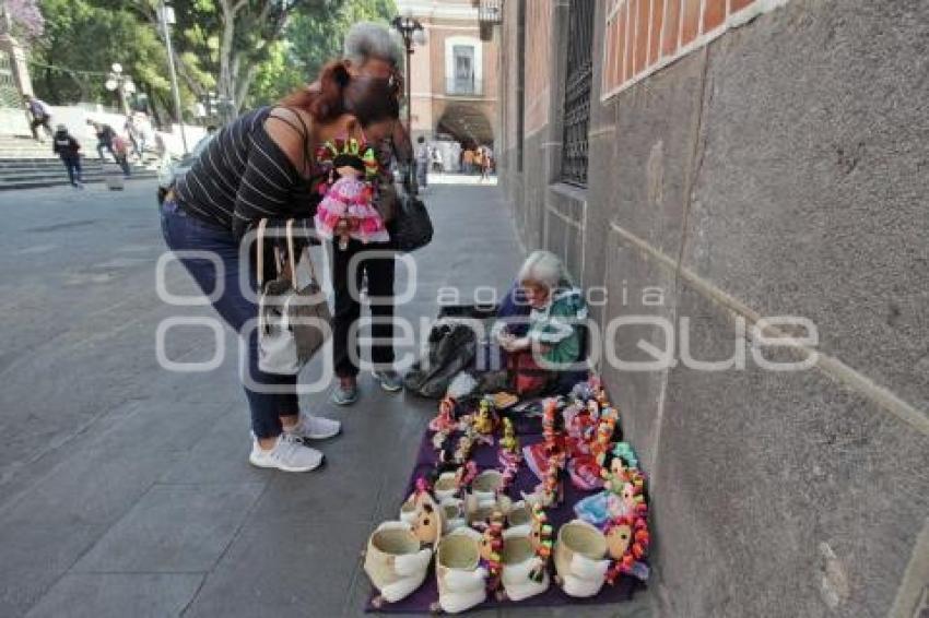 ARTESANÍAS . MUÑECAS DE TRAPO