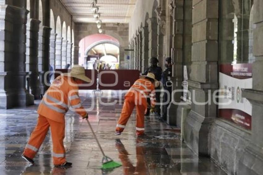 LIMPIEZA PORTAL ZÓCALO