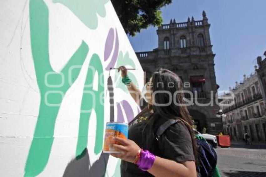 ZÓCALO . MURAL ABORTO