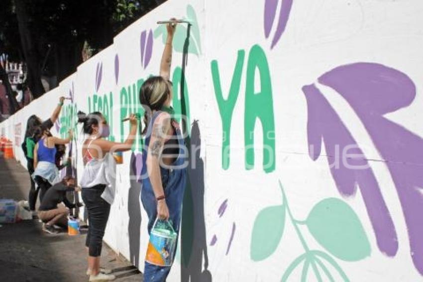 ZÓCALO . MURAL ABORTO