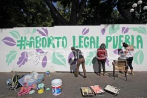 ZÓCALO . MURAL ABORTO