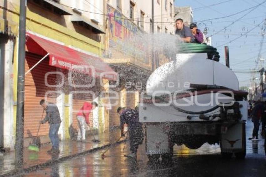 VENDEDORES AMBULANTES . LIMPIEZA