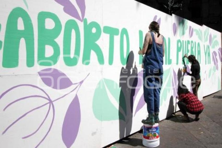 ZÓCALO . MURAL ABORTO