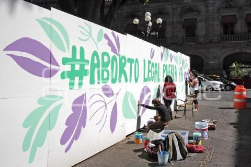 ZÓCALO . MURAL ABORTO