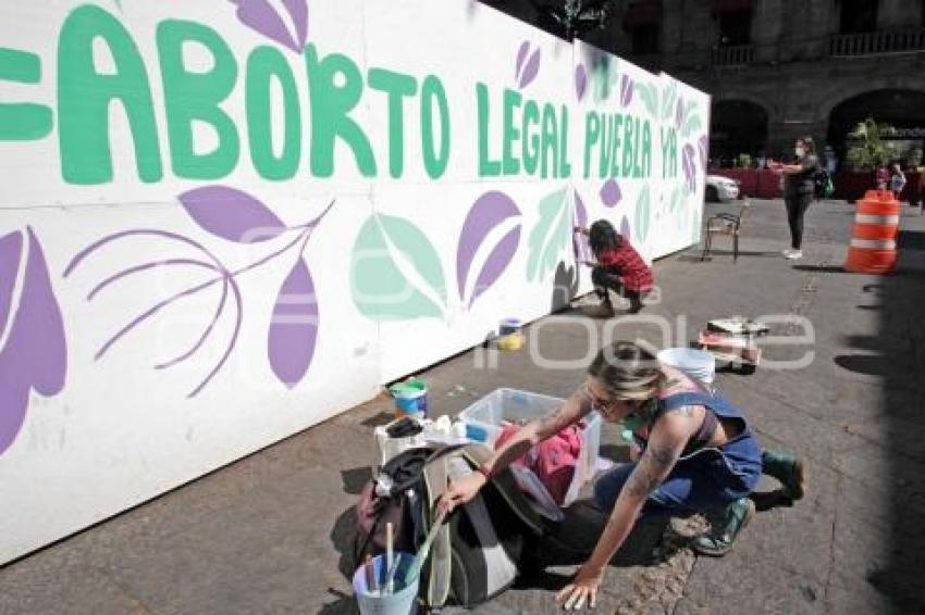 ZÓCALO . MURAL ABORTO