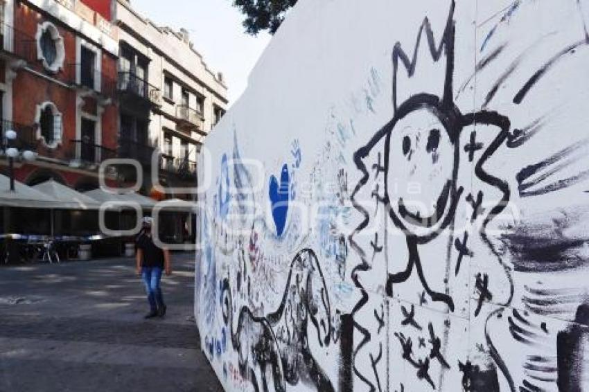 ZÓCALO . MANIFESTACIONES MURO