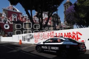 ZÓCALO . MANIFESTACIONES MURO