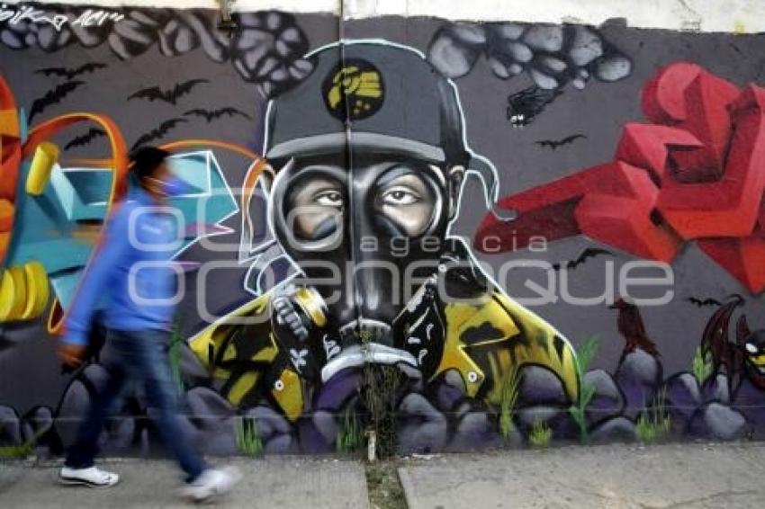 MURAL CORONAVIRUS