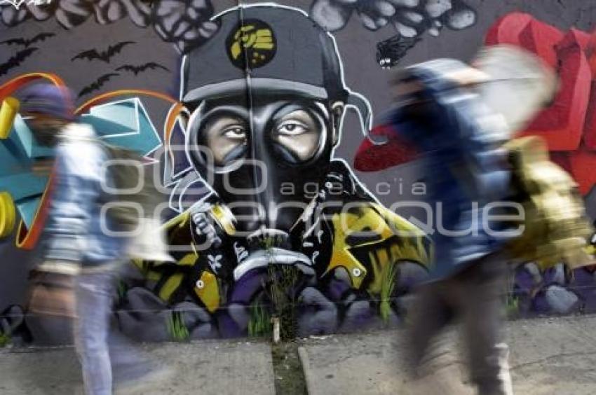 MURAL CORONAVIRUS
