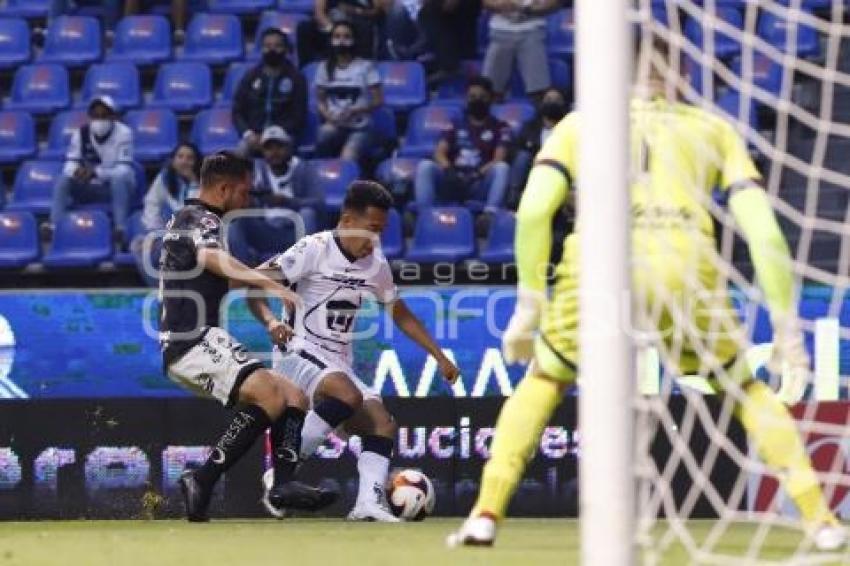 FÚTBOL . CLUB PUEBLA VS PUMAS