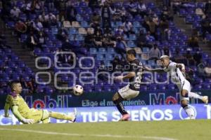 FÚTBOL . CLUB PUEBLA VS PUMAS