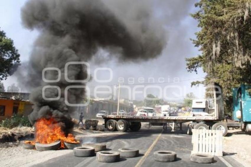 BLOQUEO CARRETERA FEDERAL