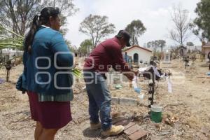 PANTEÓN . DÍA DE LAS MADRES