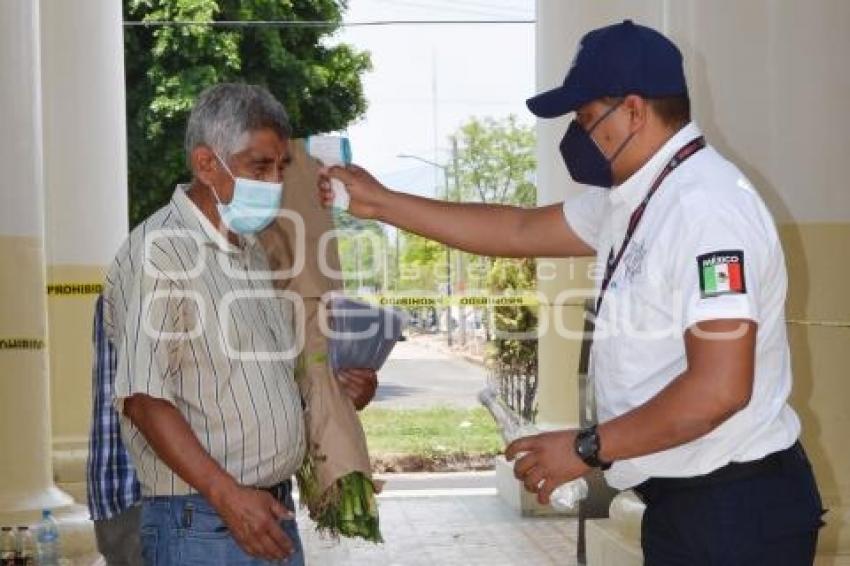 TEHUACÁN . PANTEÓN . DÍA DE LAS MADRES