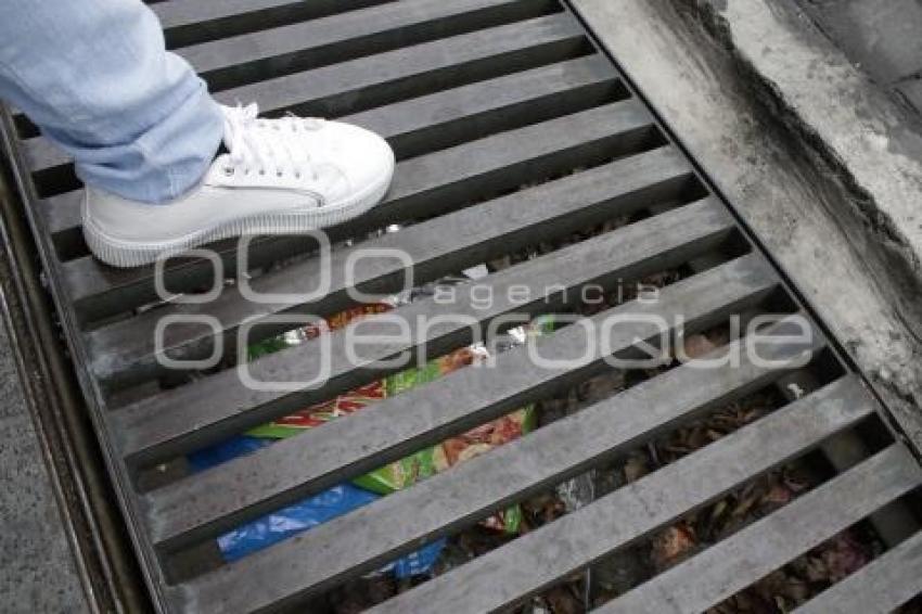 BASURA EN ALCANTARILLAS