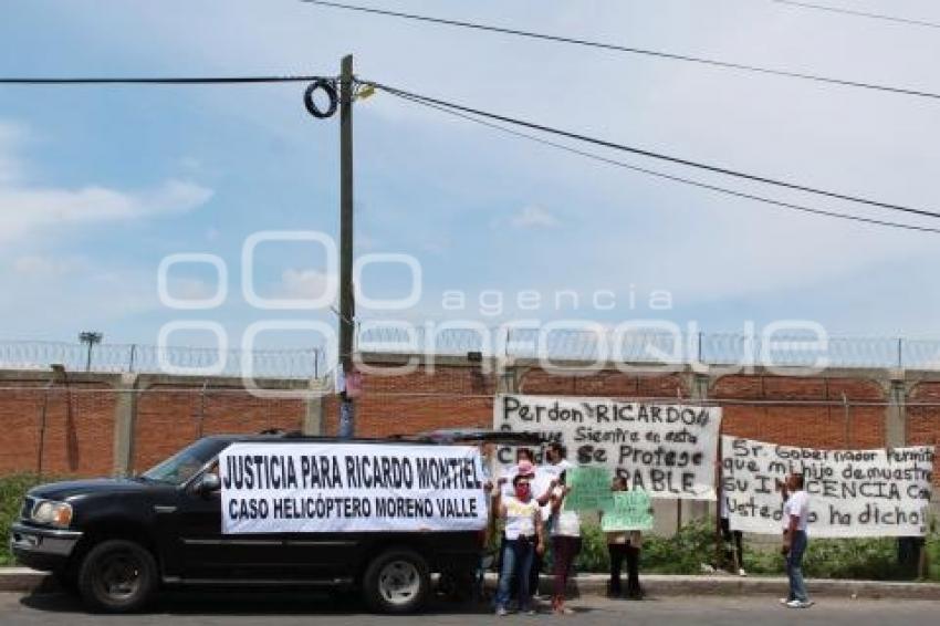 MANIFESTACIÓN . HELICÓPTERO MORENO VALLE