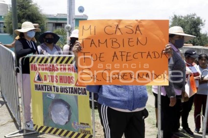 SOCAVÓN . MANIFESTACIÓN GOBERNADOR