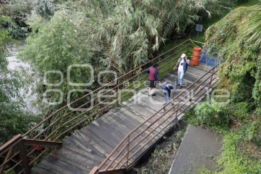 RÍO ATOYAC . LIMPIEZA PUENTE